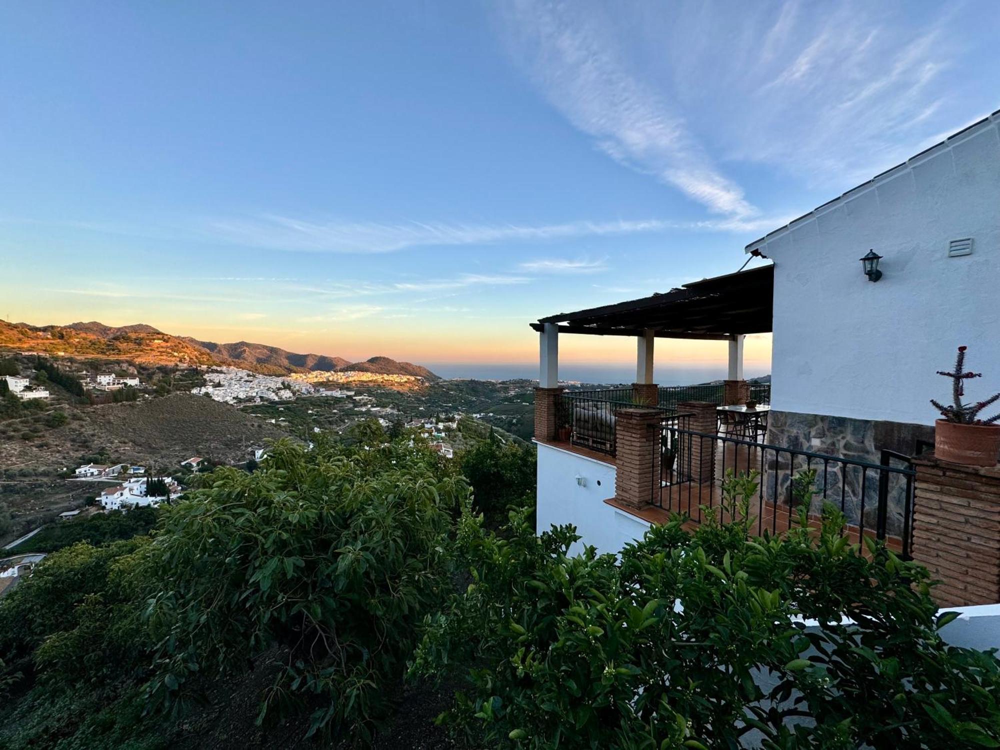 Villa En Frigiliana Con Piscina, Jacuzzi Y Espectaculares Vistas Экстерьер фото