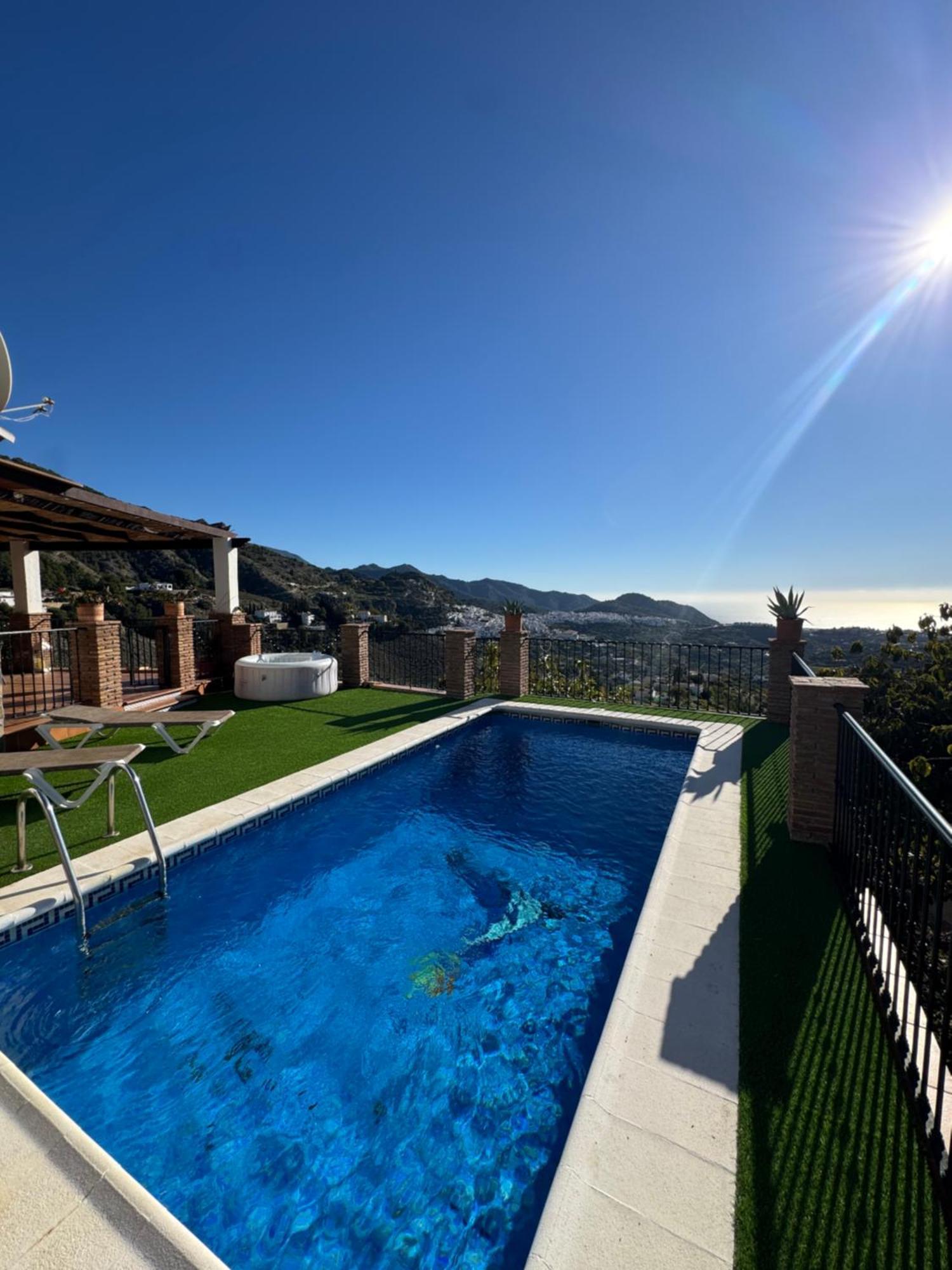 Villa En Frigiliana Con Piscina, Jacuzzi Y Espectaculares Vistas Экстерьер фото